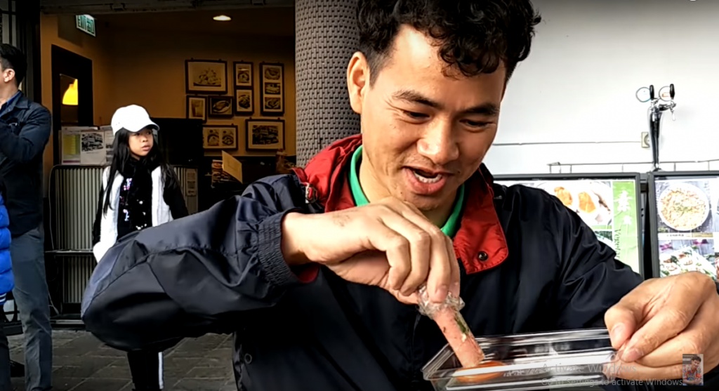 clip hai khi thanh xuan bac an nem chua giua dat hong kong