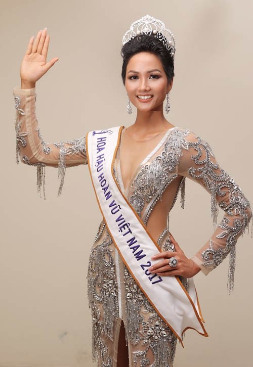 giam khao benh vuc hhen nie truoc song gio du luan pham huong tin nguoi ke nhiem du ban linh de vuot qua