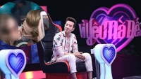 lo anh hoa hau hhen nie nam 19 tuoi de toc dai bieu dien van nghe