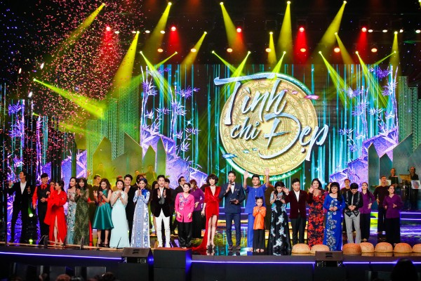 clip danh ca thanh tuyen tiet lo bi tai nan khi di dien xin loi khan gia vi vang mat o liveshow quang le