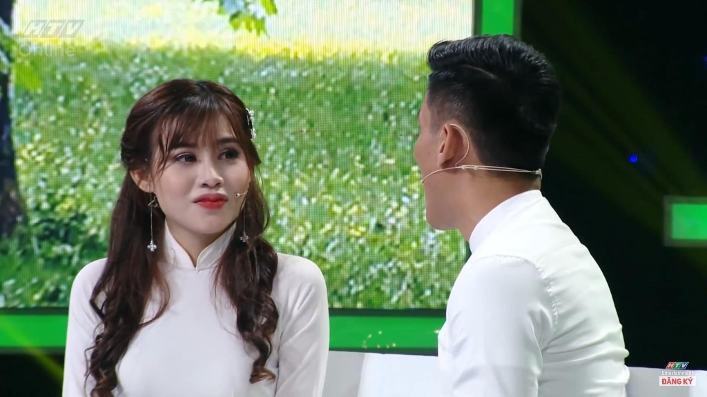 Huyền Trân 'Vì yêu mà đến': Nói không trôi, chân đứng không vững khi đứng trước Hải Quân huyen tran vi yeu ma den noi khong troi chan dung khong vung khi dung truoc hai quan