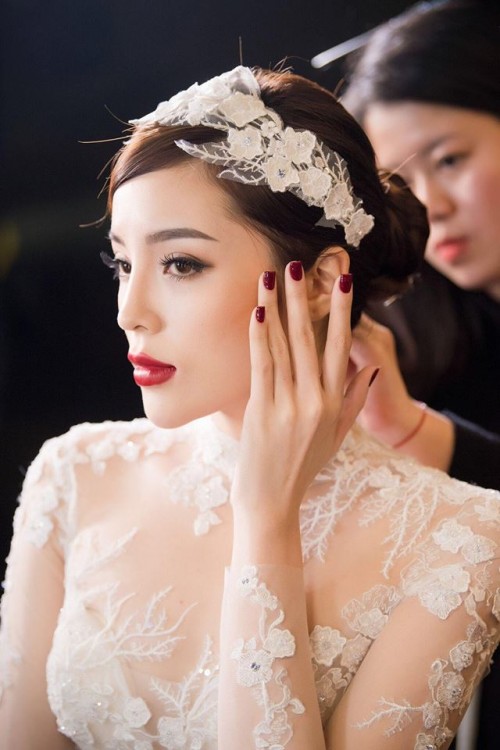 quang cao my pham mau thuan ky duyen bi dan chi trang tran gop y thang than ngay tren livestream