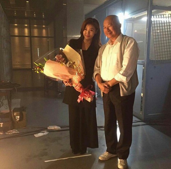ha ji won huy lich trinh ra mat phim manhunt cua ngo vu sam de lo dam tang cho em trai
