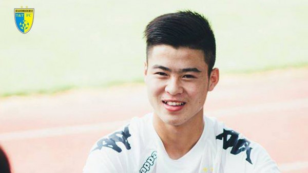 ngoai hong duy ban mat na u23 viet nam con co nguoi hung duy manh ban quan ao ngu cho cac chi em