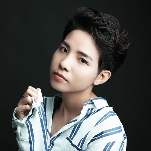 son tung m tp isaac bat ngo lot vao top 30 nguoi tre dinh nhat viet nam