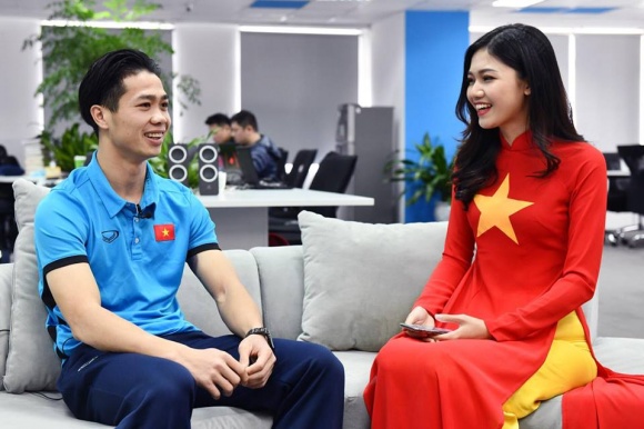 a hau thanh thanh tu noi gi ve hanh dong chong tay len dui thu mon bui tien dung