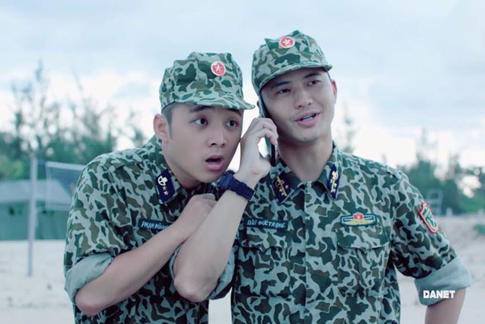 him pham tiet lo canh quay hack nao nhat trong phim e nho lop truong