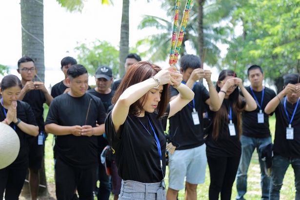 Ngắm vẻ đẹp không tì vết của Mỹ Tâm trong hậu trường phim 'Chị trợ lý của anh' ngam ve dep khong ti vet cua my tam trong hau truong phim chi tro ly cua anh