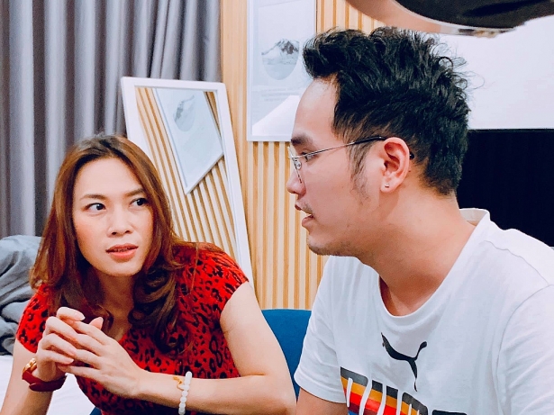 ngam ve dep khong ti vet cua my tam trong hau truong phim chi tro ly cua anh