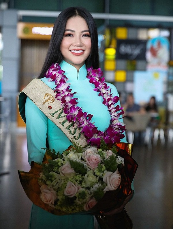 hoa hau phuong khanh lan dau khoe can vuong mien 22 ty giua on ao bi to mua giai
