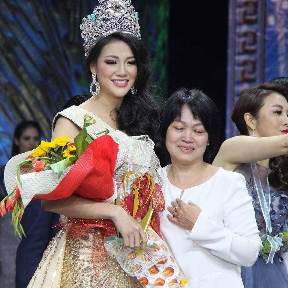 hoa hau phuong khanh lan dau khoe can vuong mien 22 ty giua on ao bi to mua giai