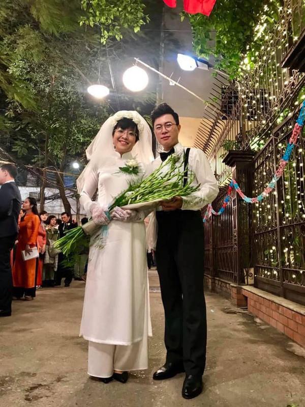 thao van tung anh cuoi voi phi cong tre chong cu cong ly binh luan khien ai cung bat ngo