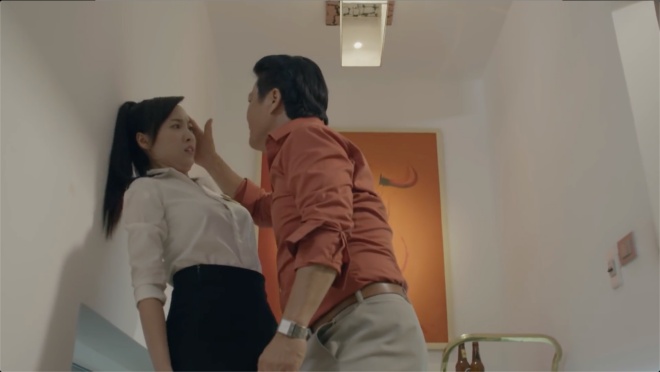 nhung co gai trong thanh pho tap 10 truc bi nhom khach ga gam