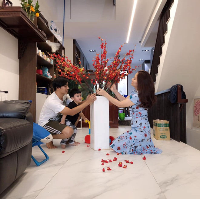 nghe si viet trang hoang nha cua chuan bi don tet