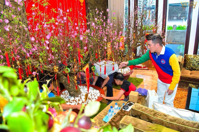 nghe si viet trang hoang nha cua chuan bi don tet