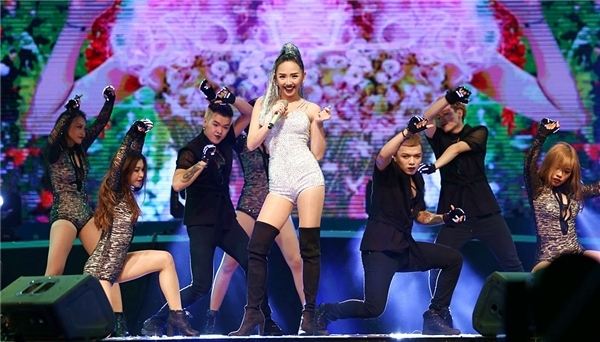 nhung nu ca si duoc vi nhu co may nhay cua vpop