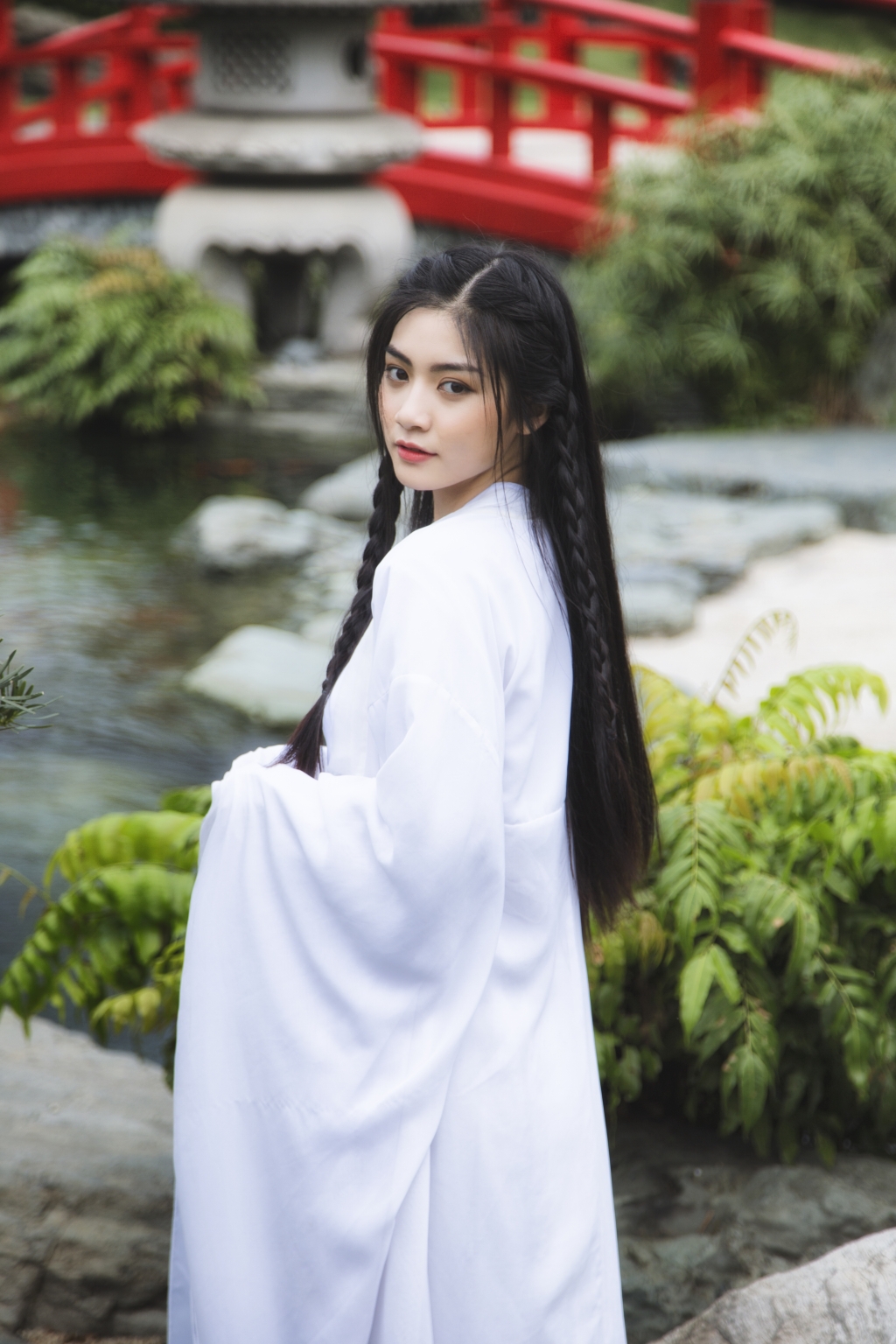miss teen nam phuong khoe ve dep ngot ngao trong bo anh co trang