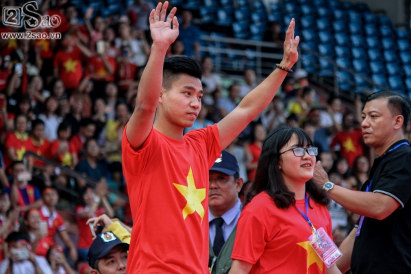 sieu dang yeu cong phuong boc me duy pinky di giao luu van mang theo son moi