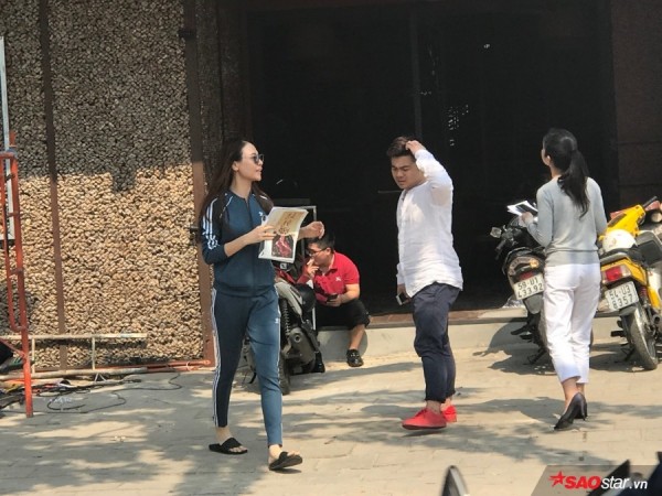 dam thu trang de mat moc xuat hien pho phac hau tin don ran nut voi cuong do la