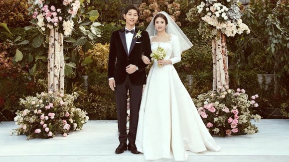 hanh trinh 100 ngay ve chung nha day ngot ngao cua song joong ki va song hye kyo