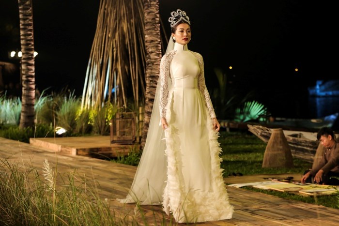 vuong mien hoa hau hoan vu co gi tuyet tac khien my nhan viet thi nhau dung hang nhai