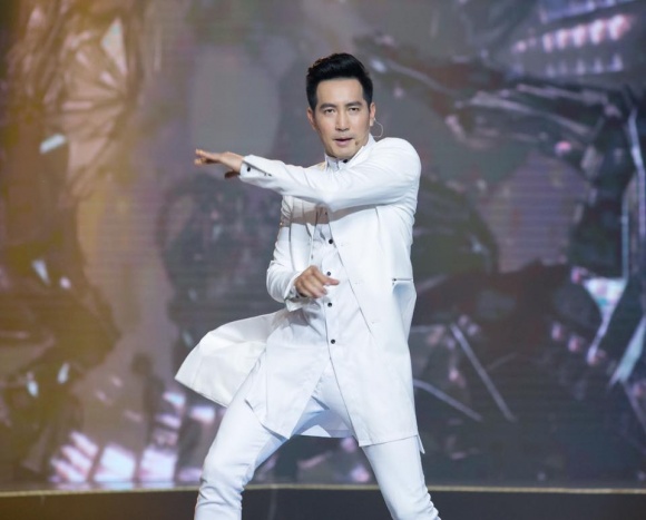 dep trai hat hay nhung lien tuc bi da cuoc song cua nguyen phi hung o tuoi 40 ra sao