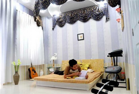 dep trai hat hay nhung lien tuc bi da cuoc song cua nguyen phi hung o tuoi 40 ra sao
