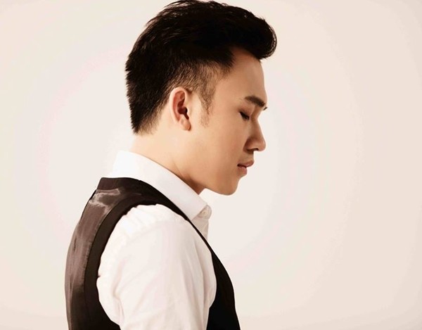 duong trieu vu co y khoi kien khi bi sam so vung kin ngay tren san khau