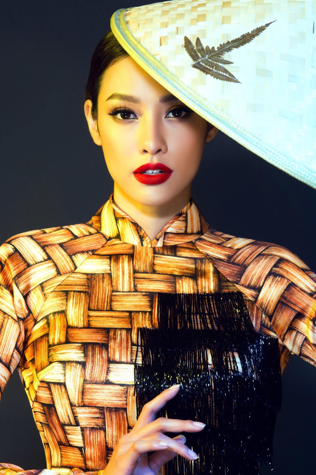 lilly nguyen trong tet nguyen dan o viet nam minh thich nhat la duoc nhan li xi