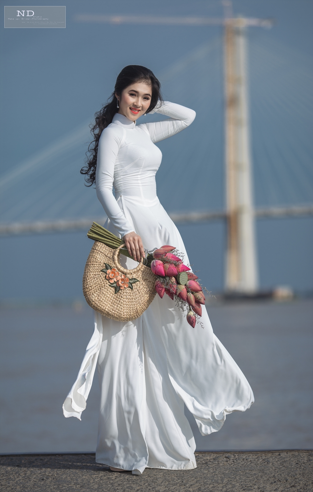me man nhan sac cua hoa khoi thanh lich sa dec trong ta ao dai don xuan