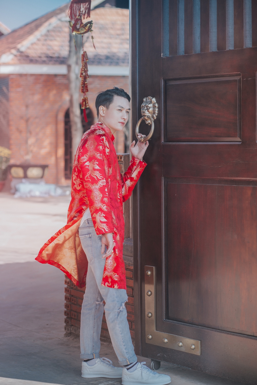 hot boy pho nui hoang minh dien trai dien ao dai don xuan mau tuat