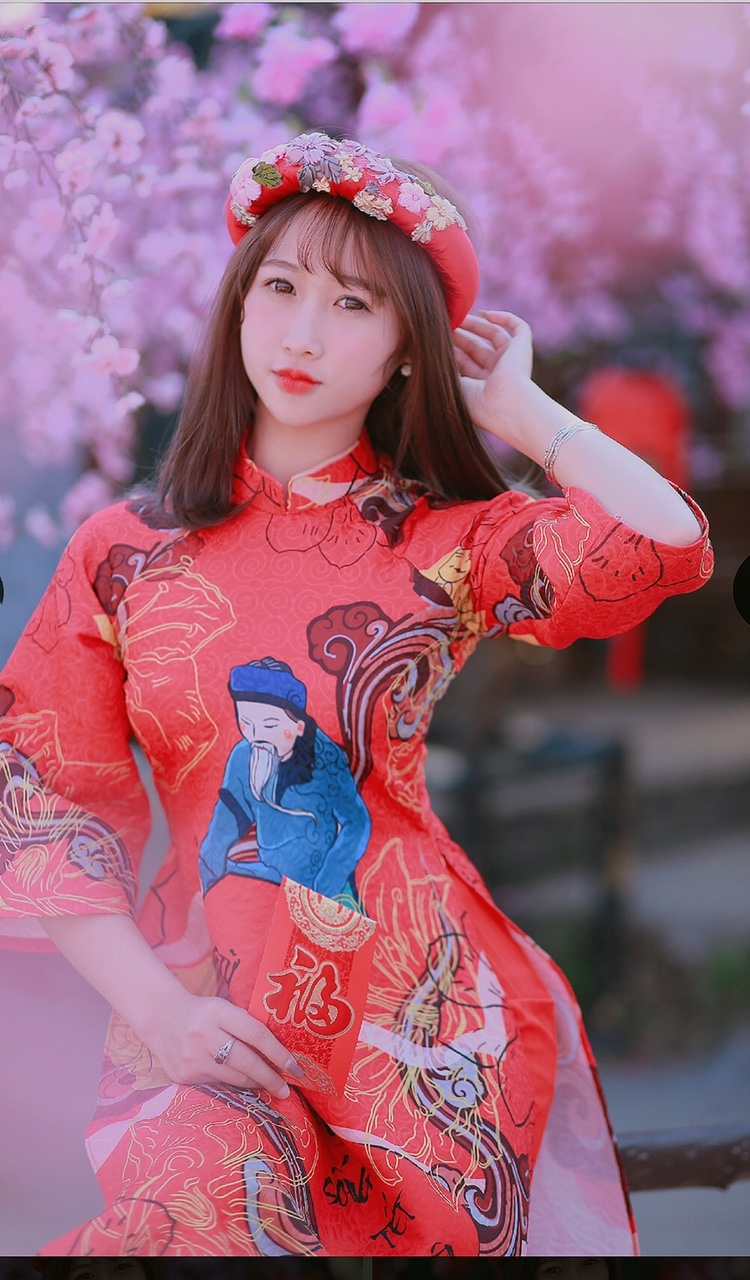 nu sinh bac giang tuoi tre trong ta ao dai do tham chao don xuan sang