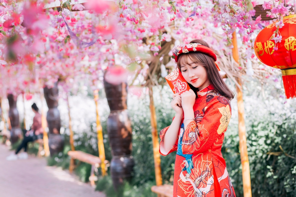 nu sinh bac giang tuoi tre trong ta ao dai do tham chao don xuan sang