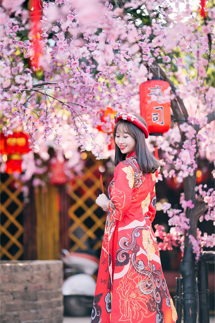 nu sinh bac giang tuoi tre trong ta ao dai do tham chao don xuan sang