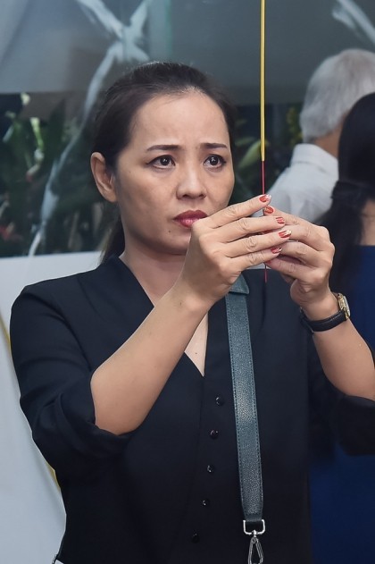 nghe si viet nghe n nga o den vieng dien vien nguyen hau nga y cuo i cung