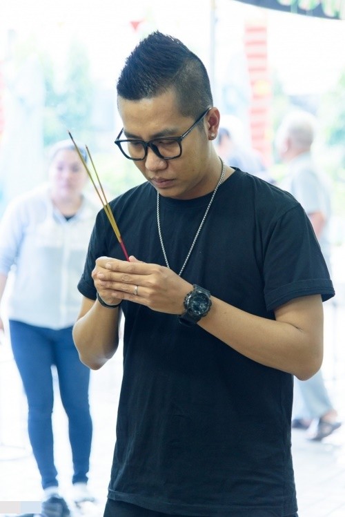 nghe si viet nghe n nga o den vieng dien vien nguyen hau nga y cuo i cung