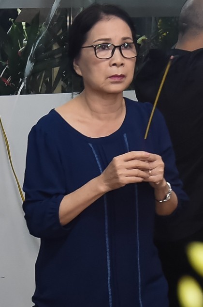 nghe si viet nghe n nga o den vieng dien vien nguyen hau nga y cuo i cung