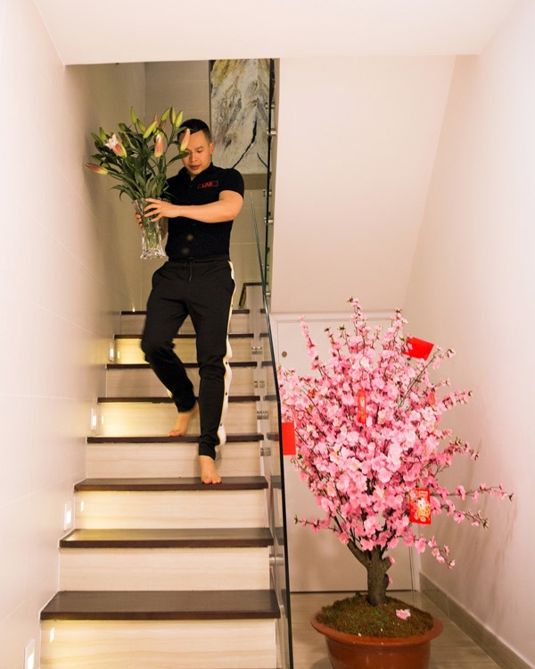 cuoc song sanh chanh trong can ho 10 ty cua ong bau vu khac tiep
