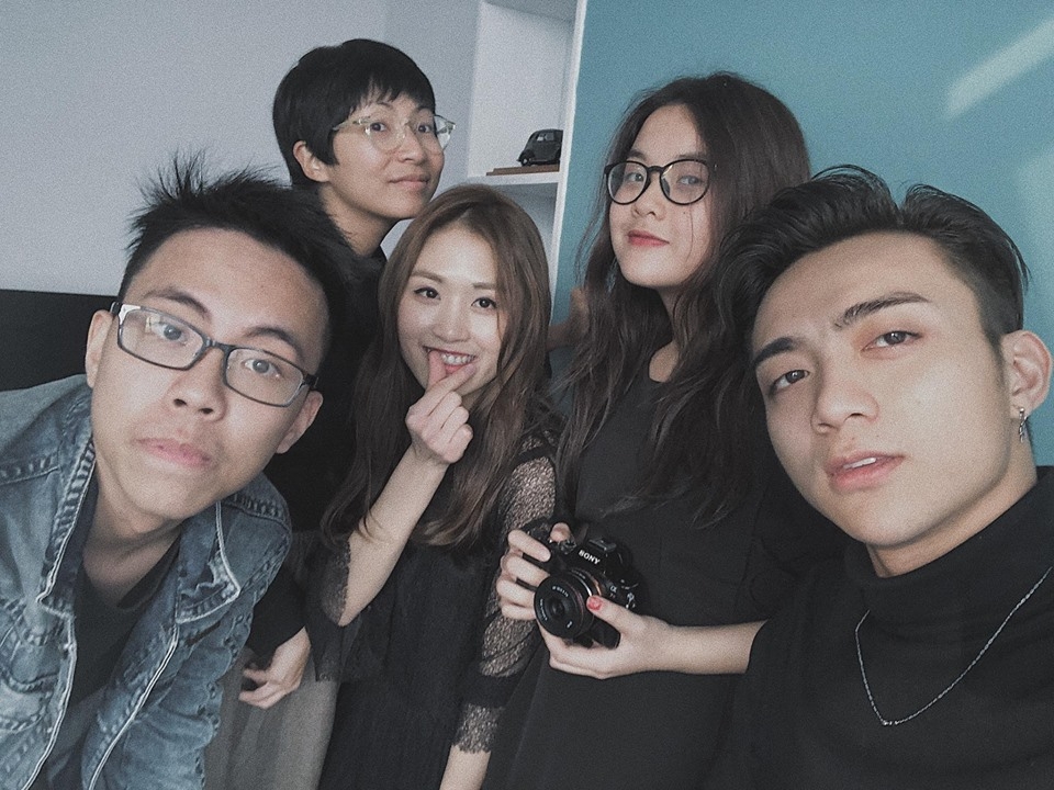 Sao Việt người đi diễn, người hạnh phúc bên gia đình trong 3 ngày Tết 2018 sao viet nguoi di dien nguoi hanh phuc ben gia dinh trong 3 ngay tet 2018