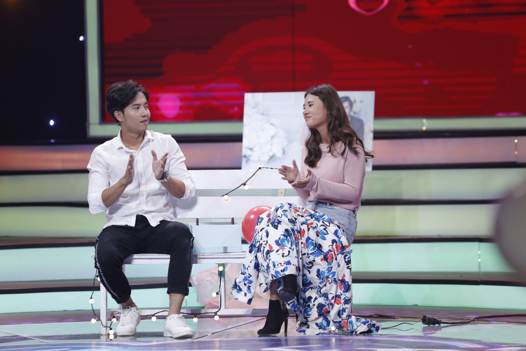 nhu le vi yeu ma den anh xuan hien biet minh cung co rat nhieu nguoi theo duoi