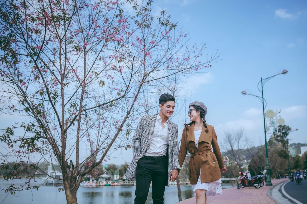 Từ chối Hải Quân ở 'Vì yêu mà đến', Cherry Quỳnh bất ngờ chụp ảnh tình tứ bên 'soái ca' tu choi hai quan o vi yeu ma den cherry quynh bat ngo chup anh tinh tu ben soai ca