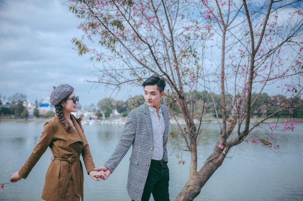 Từ chối Hải Quân ở 'Vì yêu mà đến', Cherry Quỳnh bất ngờ chụp ảnh tình tứ bên 'soái ca' tu choi hai quan o vi yeu ma den cherry quynh bat ngo chup anh tinh tu ben soai ca