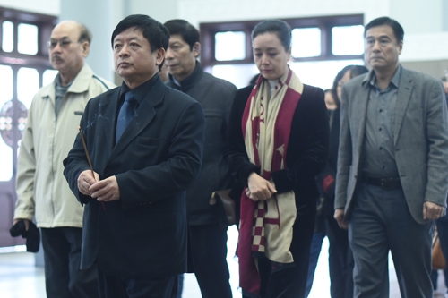 chieu xuan om con gai nsnd tue minh trong tang le
