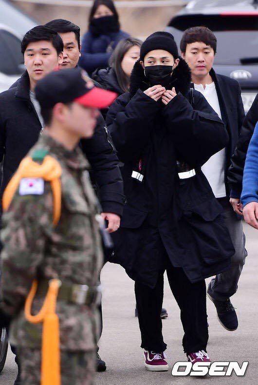 g dragon trum kin mit trong ngay nhap ngu giua rung nguoi ham mo