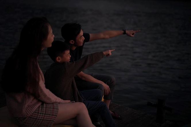 dam thu trang tung anh om cuong do la khien fan tan chay