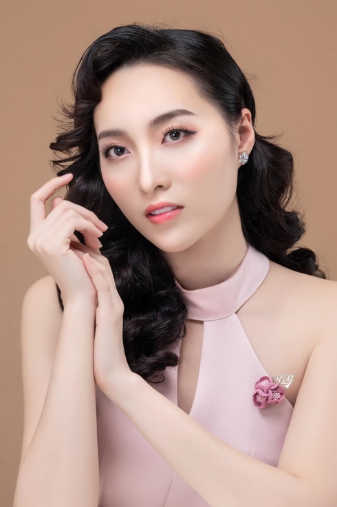 truc nhung co gai trong thanh pho tung duoc dai gia tang 5000 usd