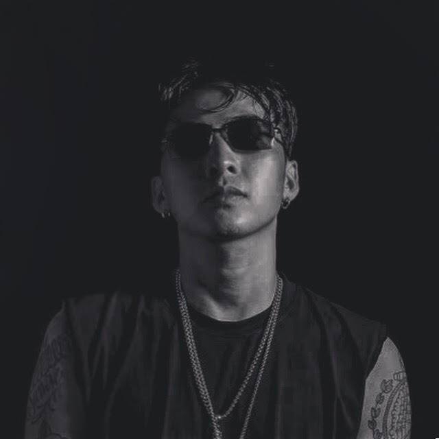 1dee vi yeu ma den cam xuc cua minh doi voi phuong vy giong nhu nguoi anh doi voi em ut