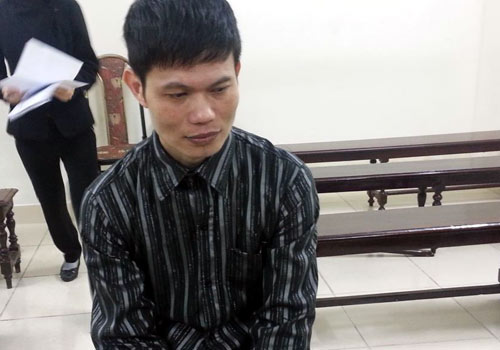 ngoai chau viet cuong bi khoi to vi nhet toi vao mom ban gai den chet nhieu sao viet tung dinh nghi an su dung ma tuy