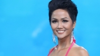 hinh anh dep sau hau truong lan dau lam mc cua hoa hau hhen nie