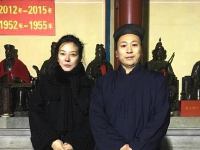 trieu vy gay ngo ngang vi guong mat tieu tuy gia nua